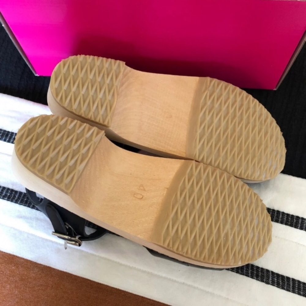 New! Swedish Hasbeens Black/Tan Wood Leather Clogs - Picture 3 of 5